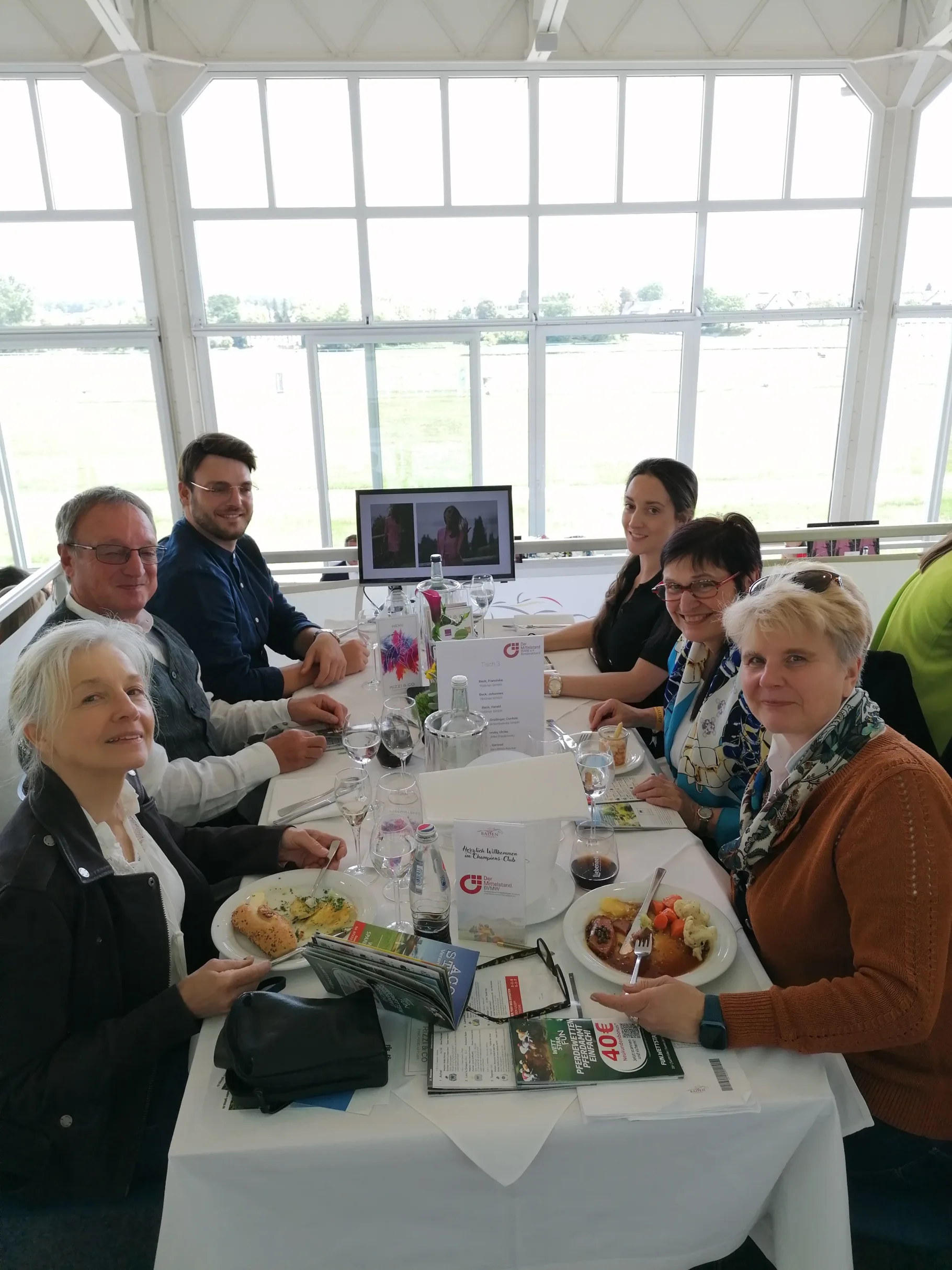 Am Tisch im Championsclub