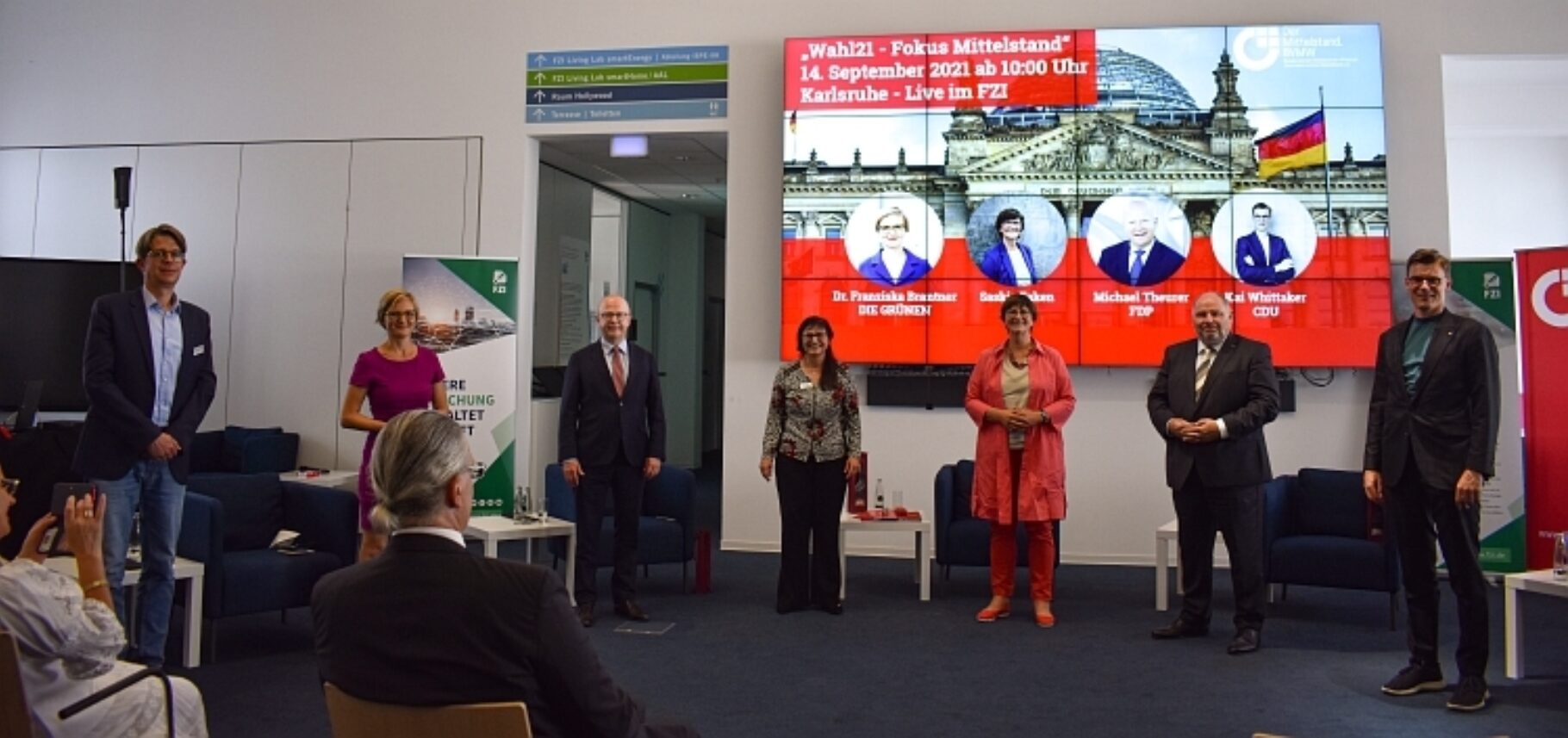 Gruppenbild mit den Politikern