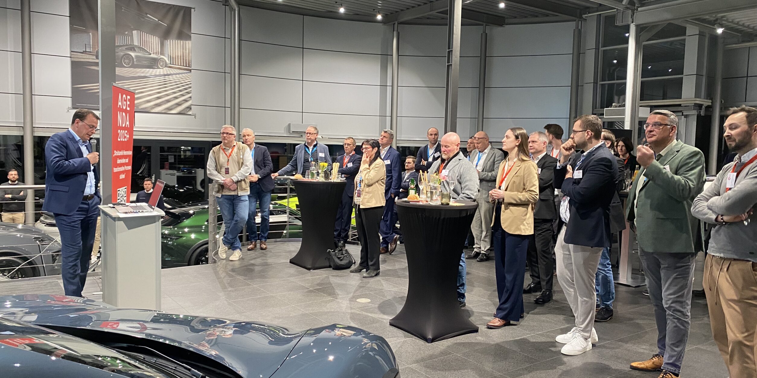 Blick auf die Teilnehmer des UnternehmerAbends