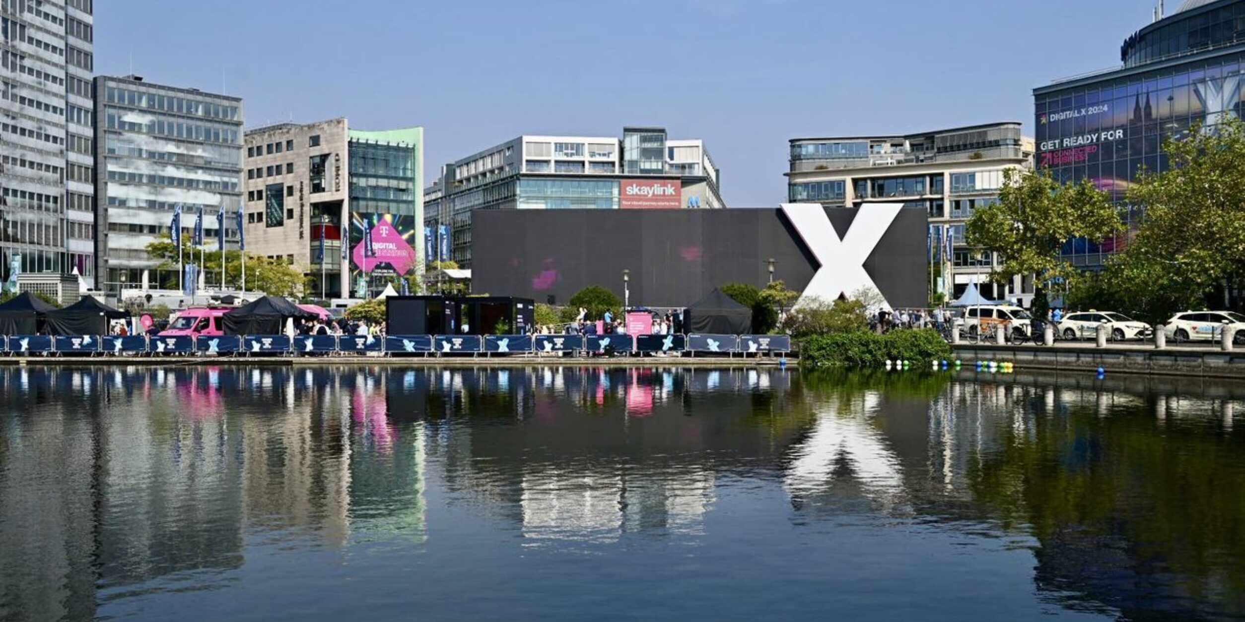 Blick auf die Digital X in der Kölner Altstadt