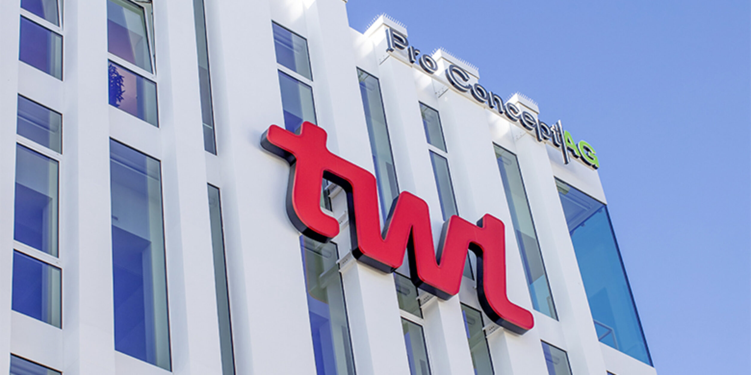 Logo an Unternehmensgebäude