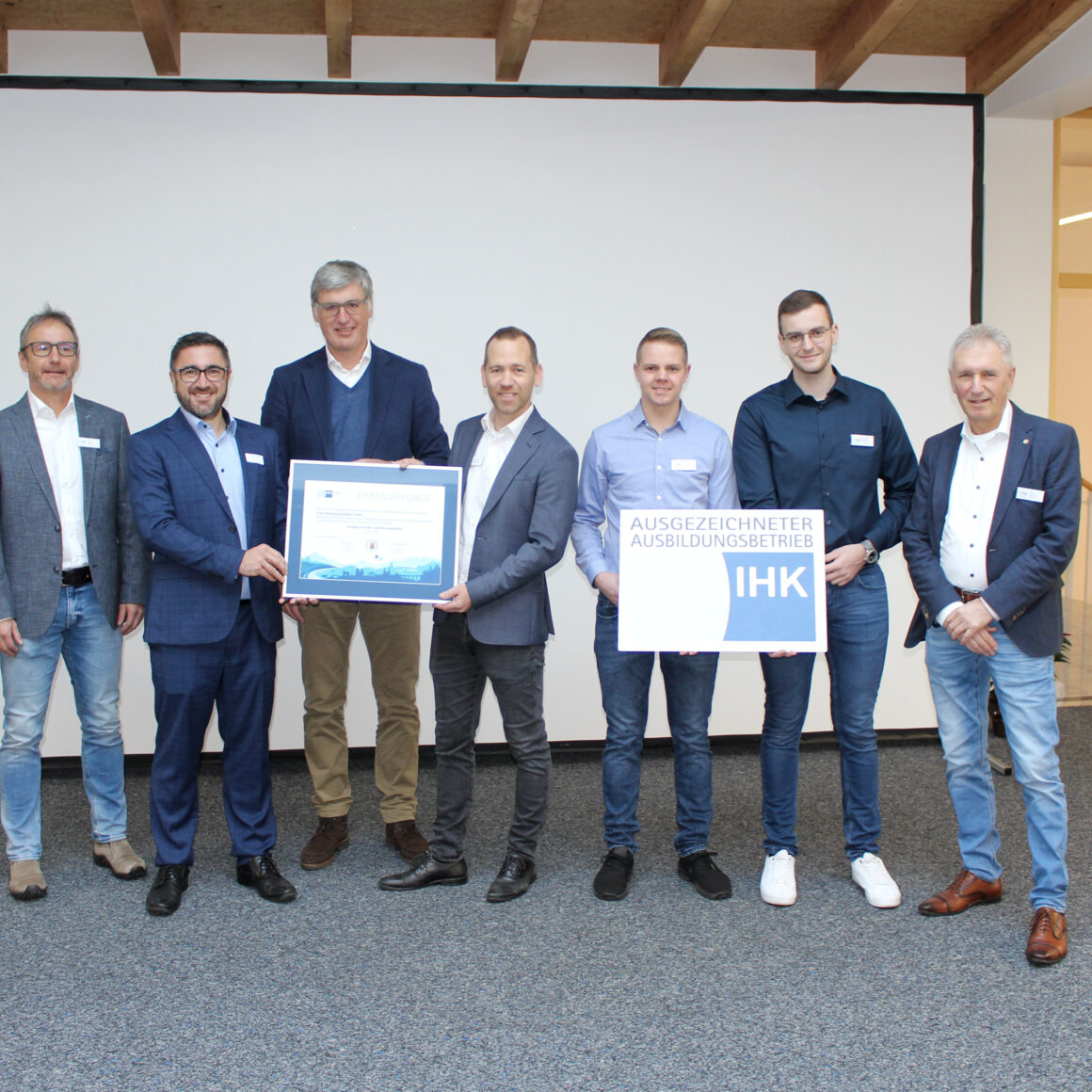 Mitgliedsunternehmen S&D Blechtechnologie wird mit dem IHK-Siegel „Ausgezeichneter Ausbildungsbetrieb“ geehrt