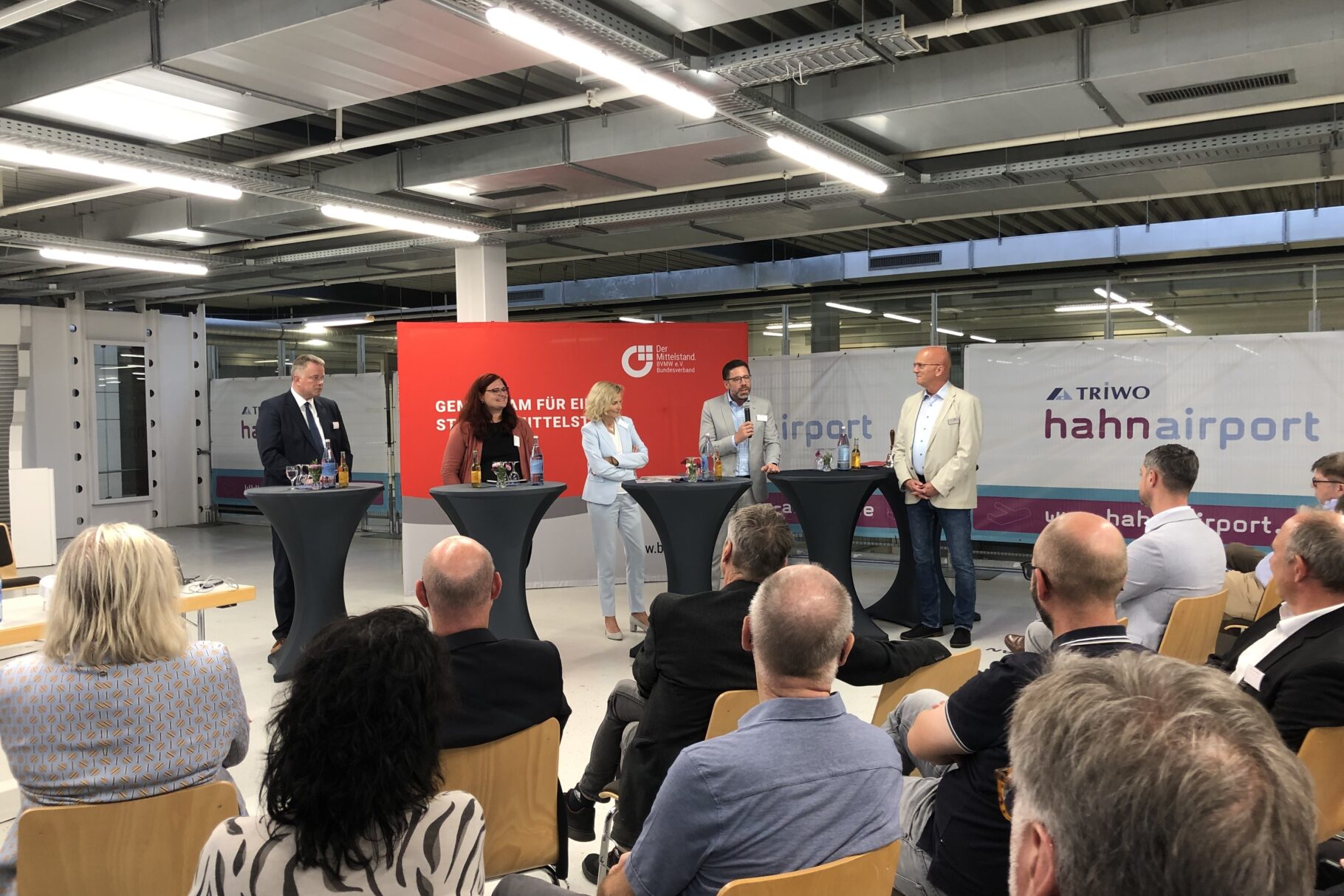 Mittelstand trifft Landespolitik am Flughafen Hahn