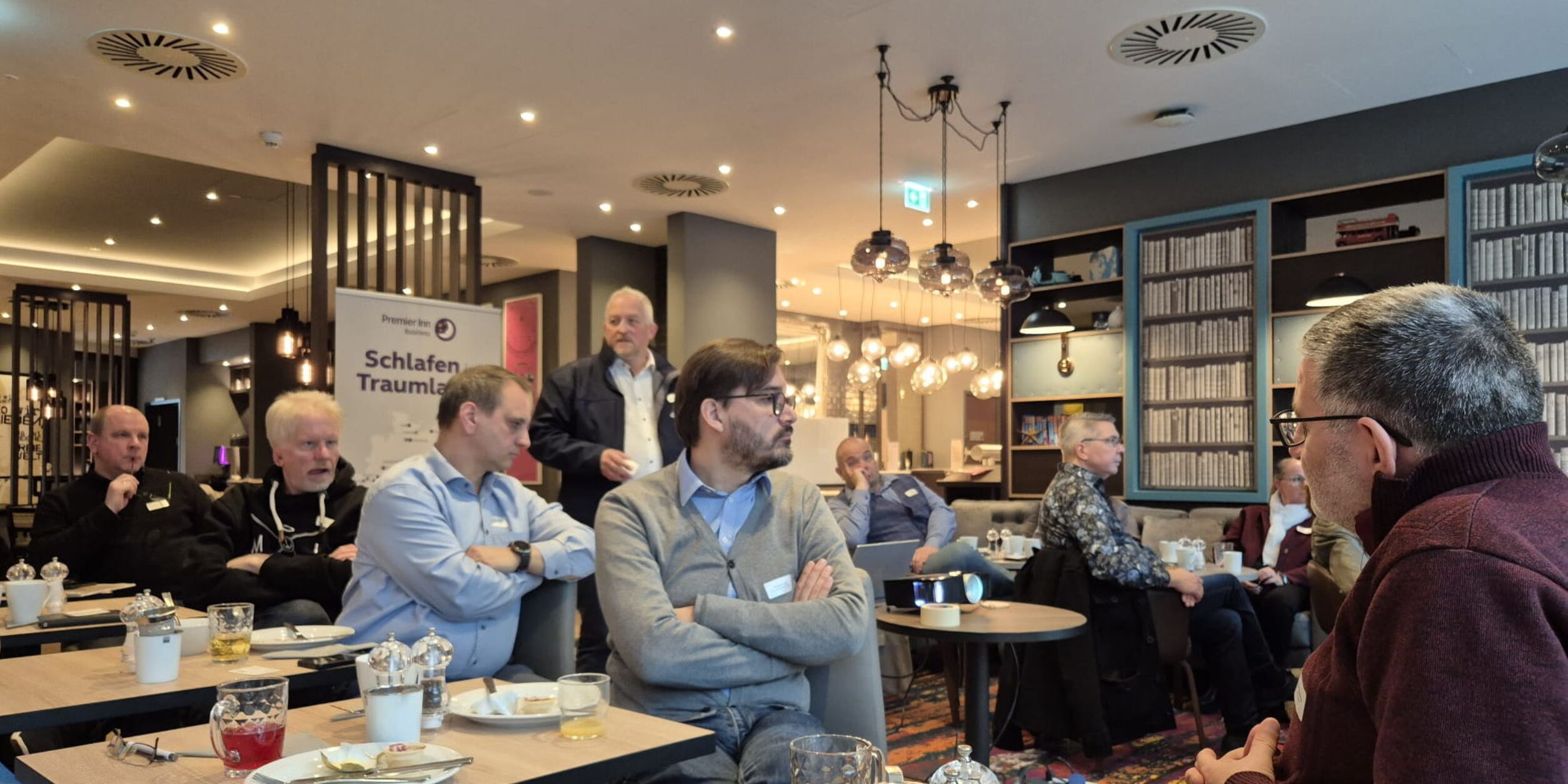 Personen auf einer Veranstaltung