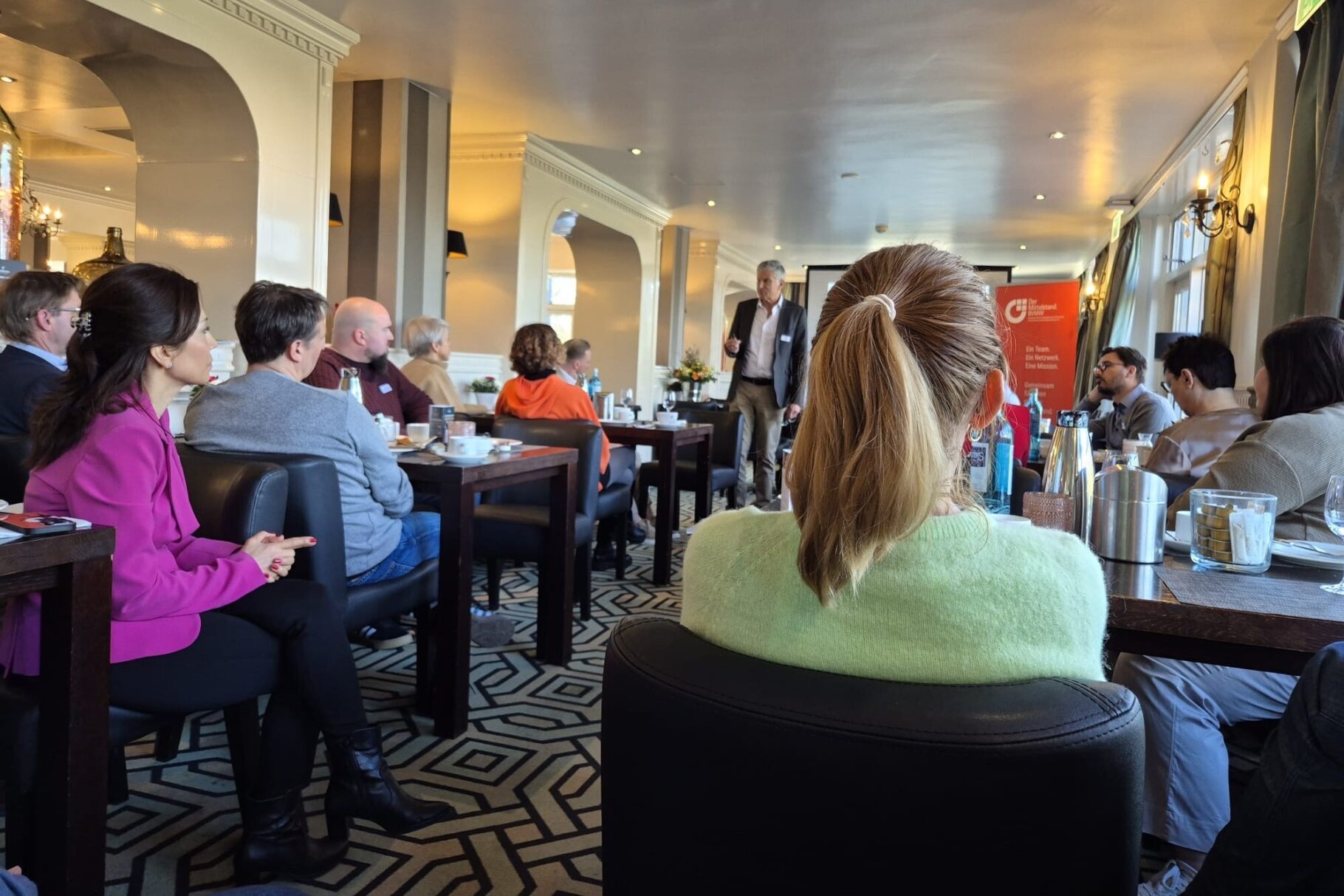 Business Frühschicht Zuhören 06 1