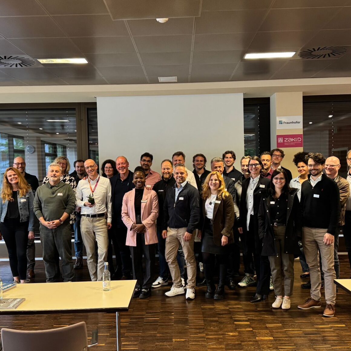 Gruppenfoto mit allen Anwesenden