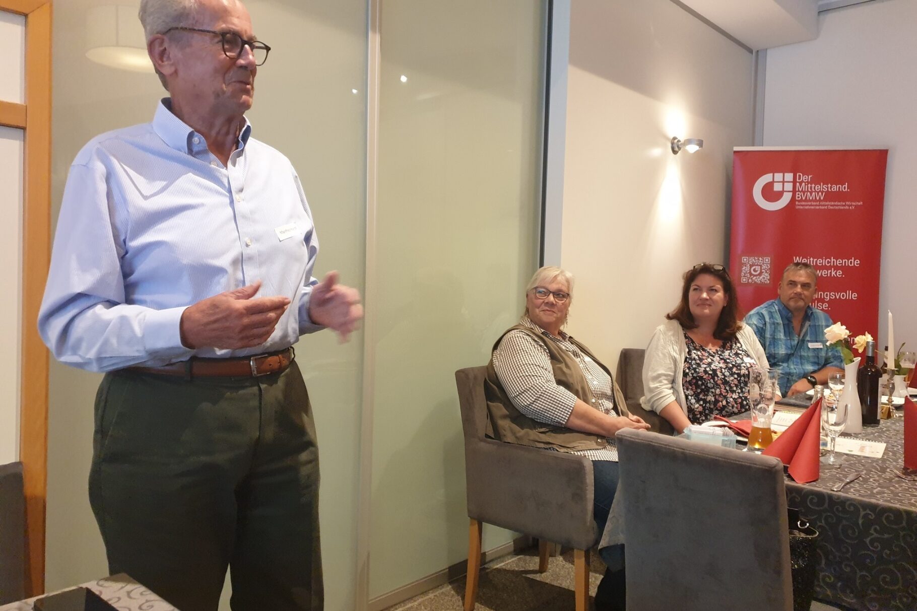 02 Präsident Manfred Hardt Cut