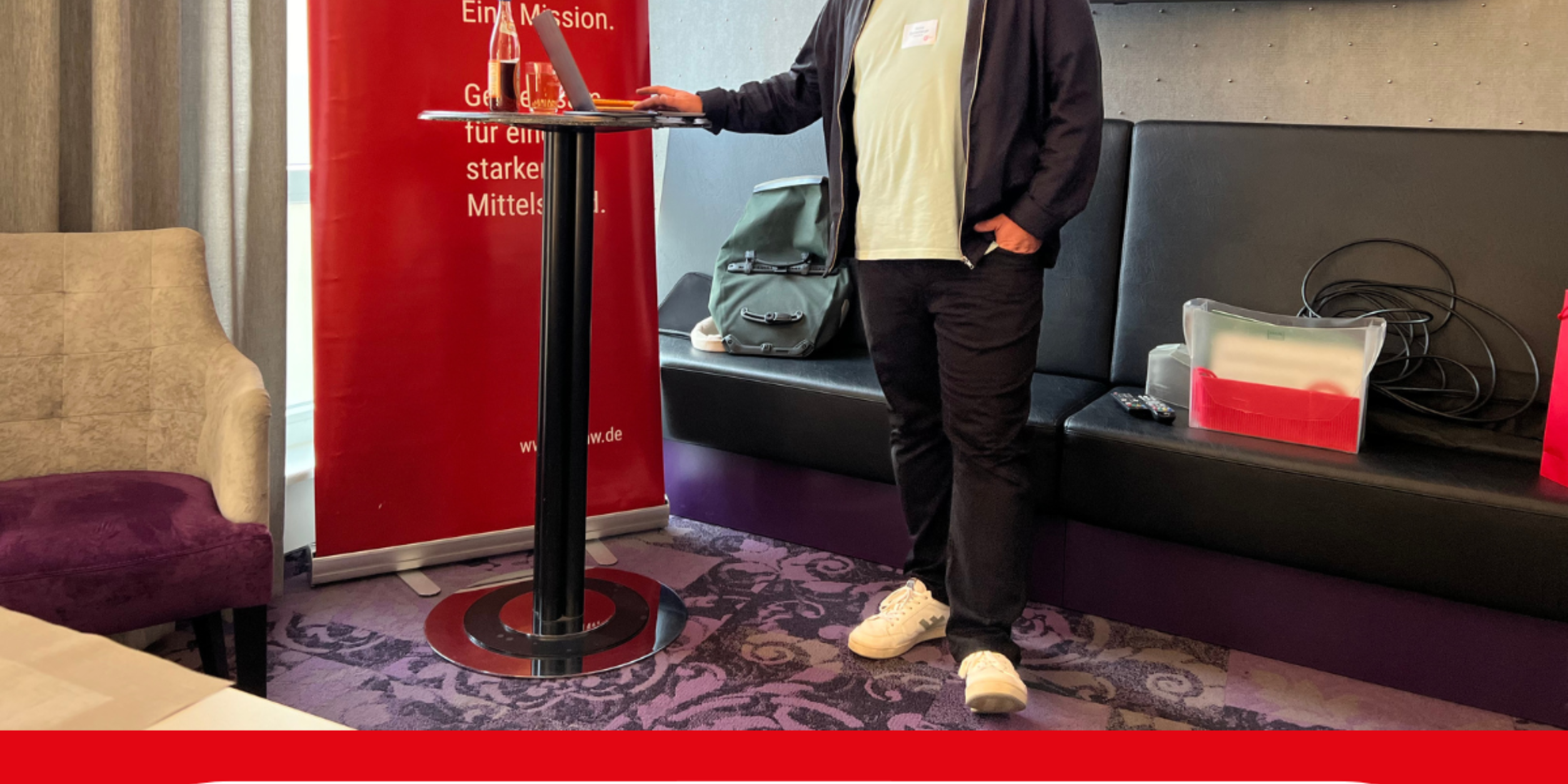 Remie Gerstenberger von der Finanzstube hält Vortrag über Mitarbeiter-Benefits