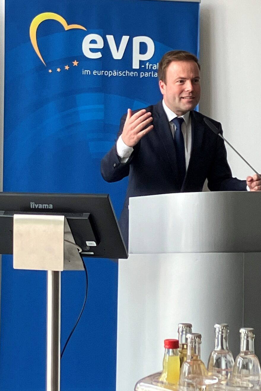 445783451 1082287349947758 3853741664872595150 n