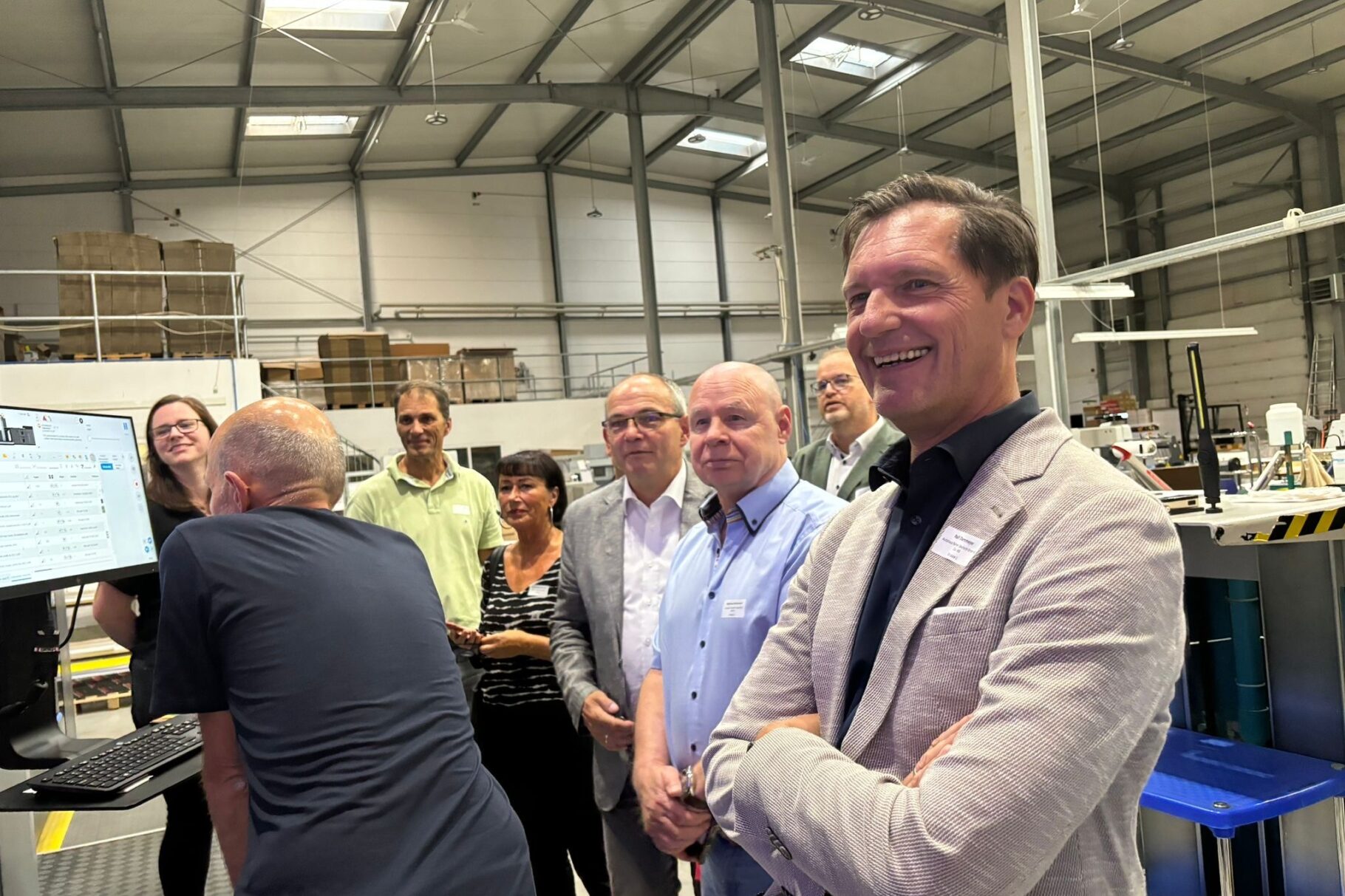 Rundgang durch Produktionshalle