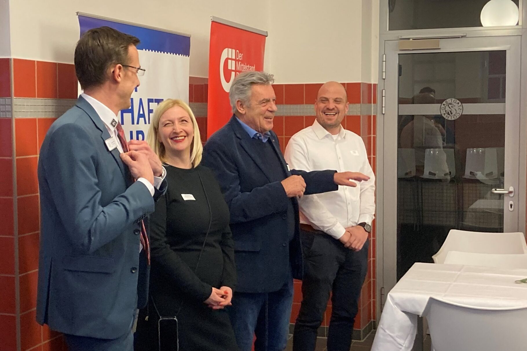 v.L. Carsten Pferner Geschäftsführer Stadtbad Gotha, Nicole Schwan Amtsleiterin Wirtschaftsförderung Stadt Gotha, Otto Eismann Leiter BVMW Kreisverband Gotha und Peter Leisner 1.Beigeordneter der Stadt Gotha