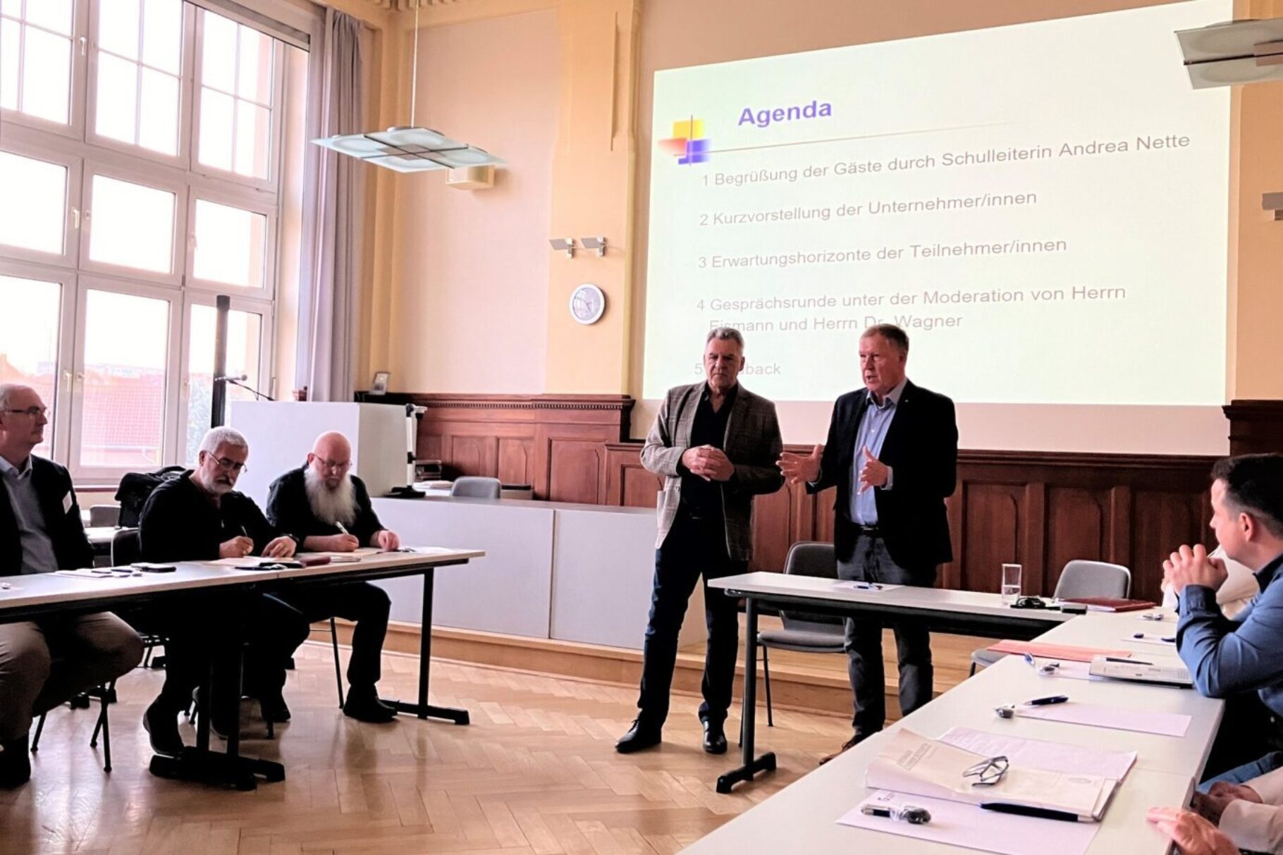 Gespräche und Impulse  Begrüßung und Moderation Otto Eismann, Leiter Kreisverband DER MITTELSTAND Gotha; Dr. Lutz Wagner, Schulleiter Gymnasium Ernestinum Gotha