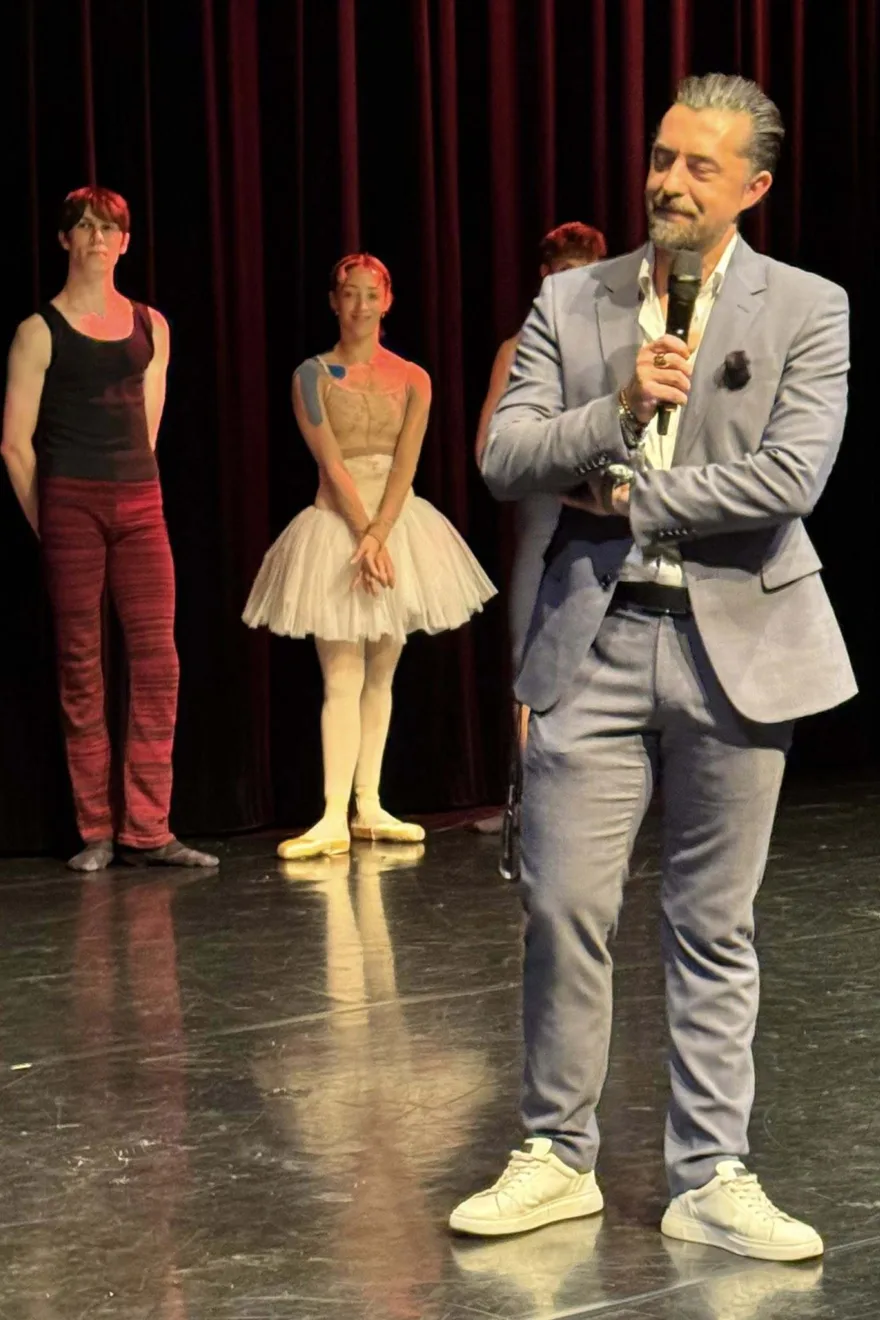 Pas De Deux 00016