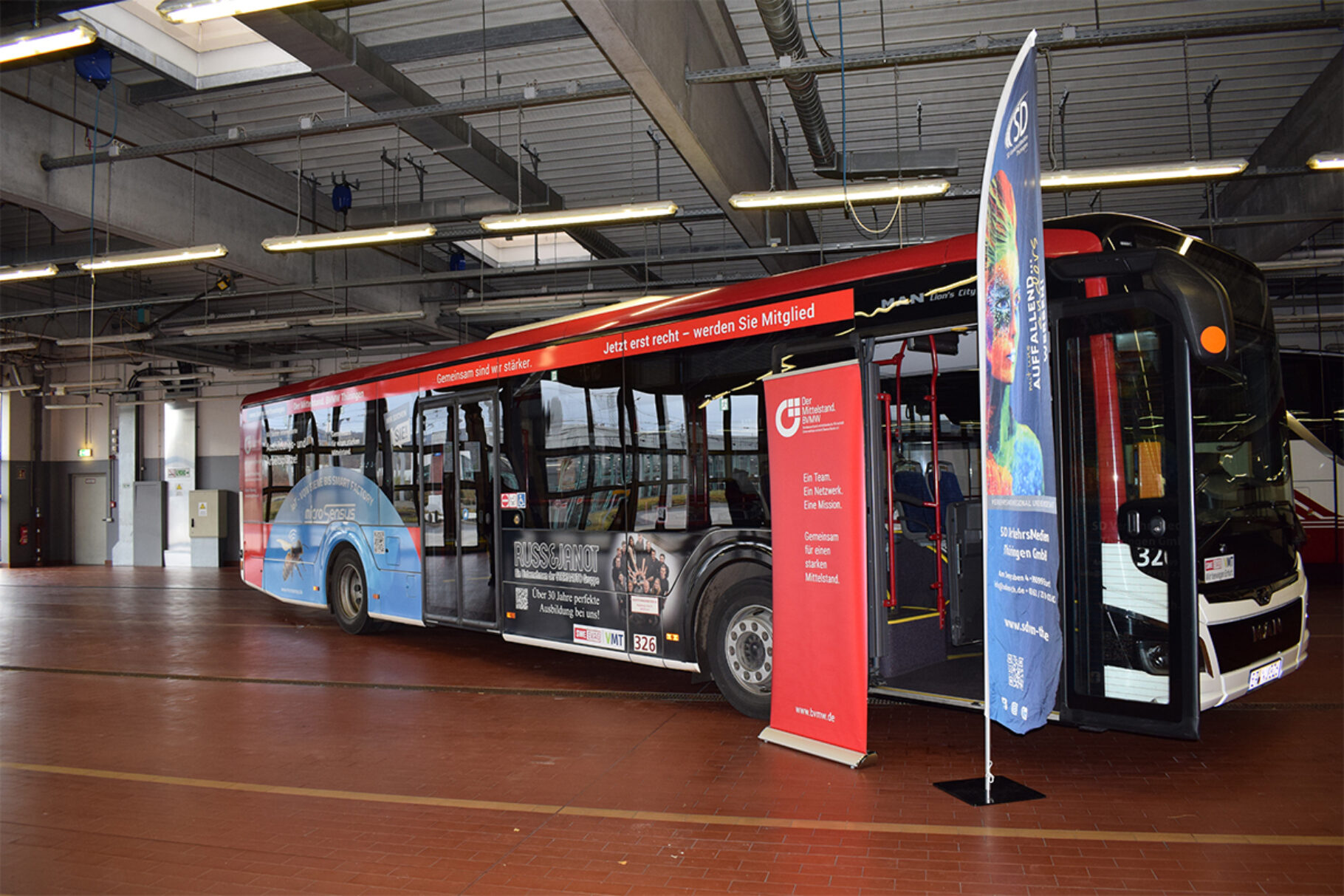 Busübergabe Erfurt11 JPG