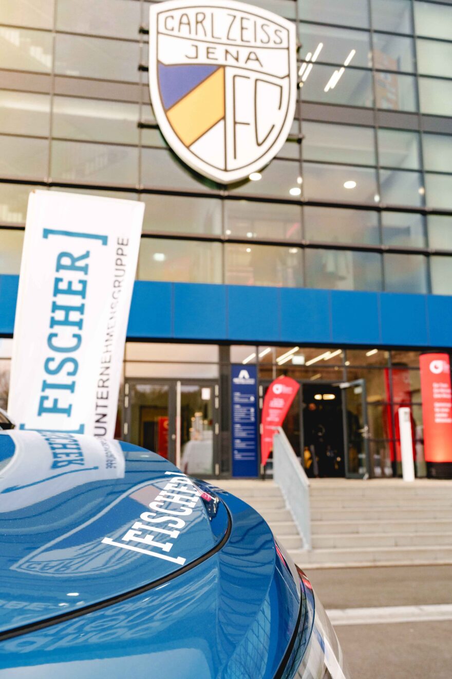 IMPULSE NIGHT 2025 EINGANG ad hoc ARENA 3 SPONSOR AUTOHAUS FISCHER