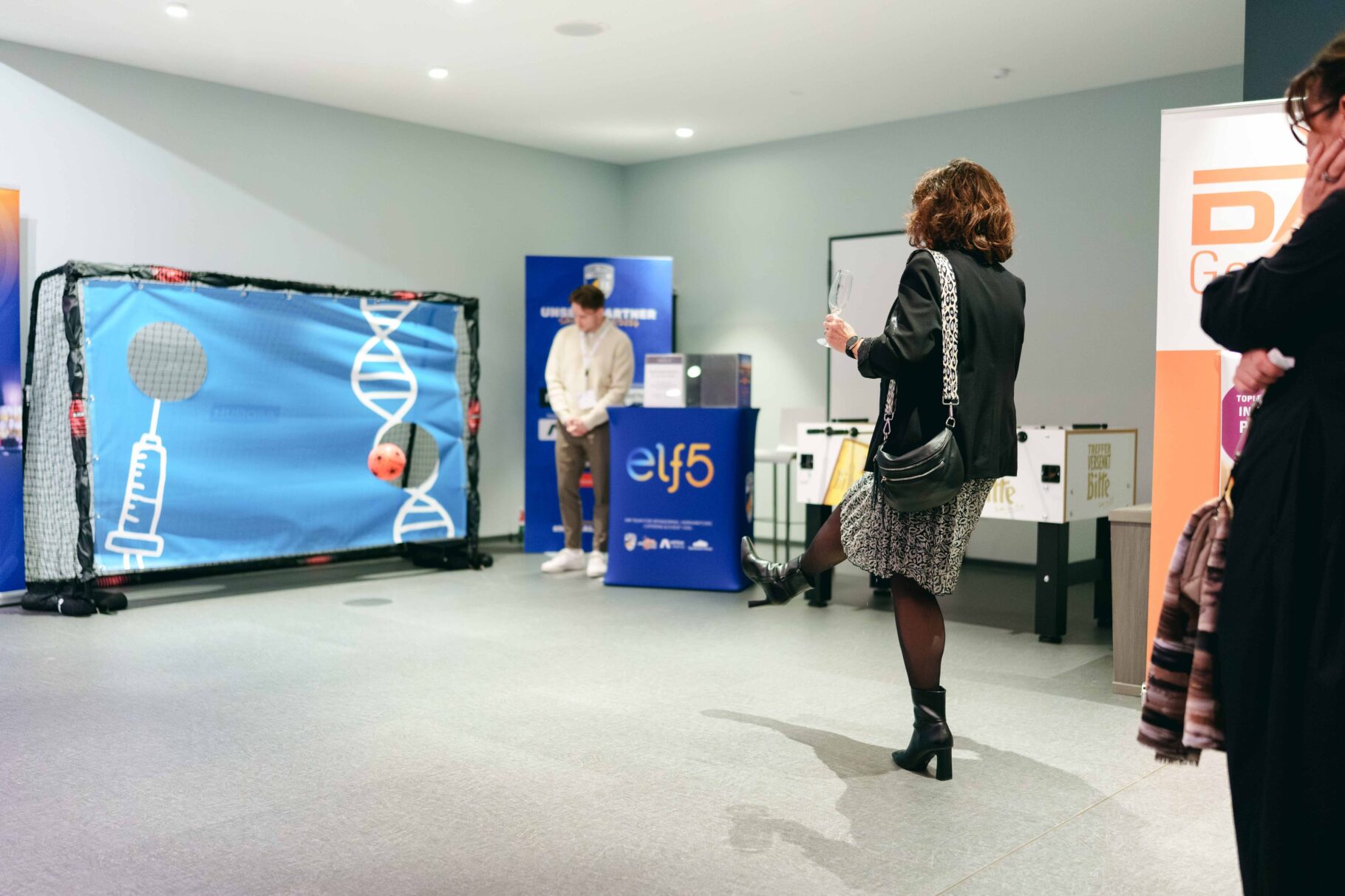 Torwandschießen für den guten Zweck 01