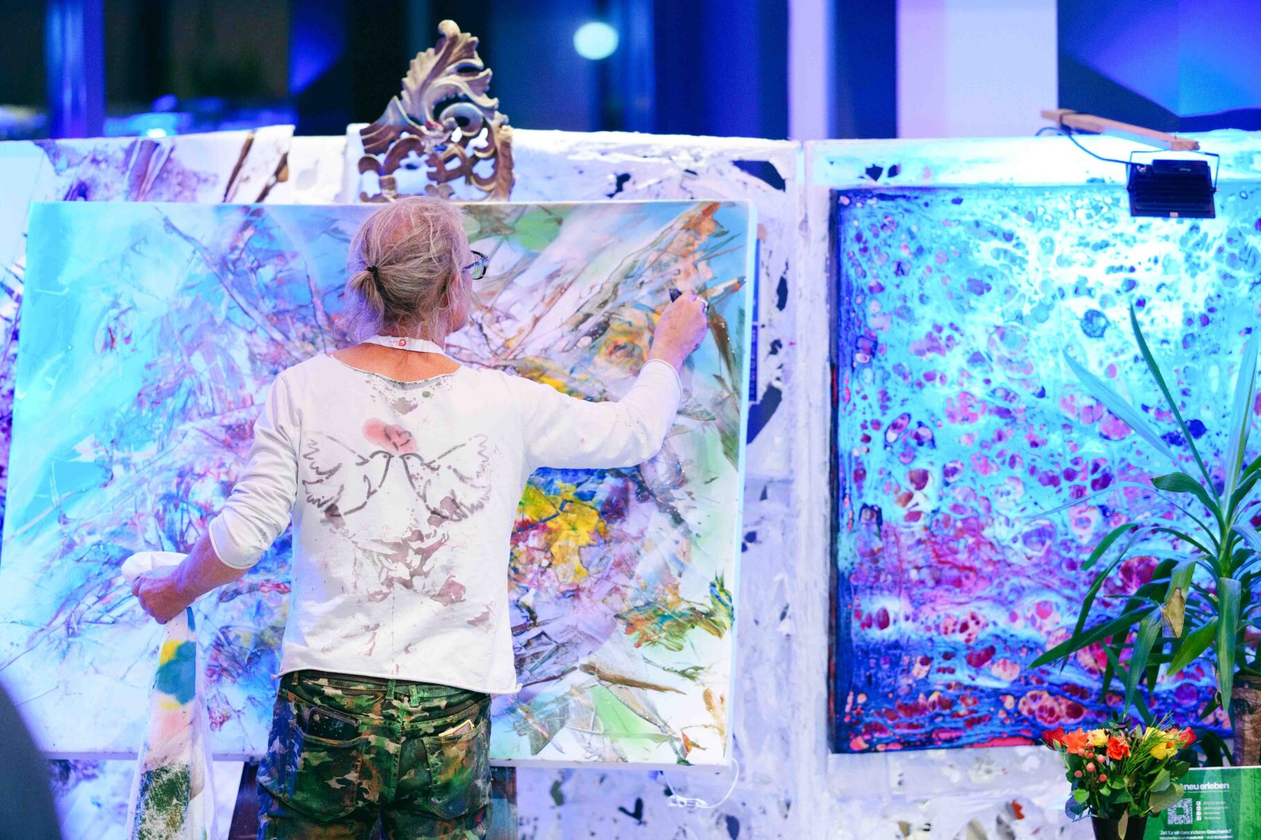 Künstler Timo Hober bei der Arbeit 01