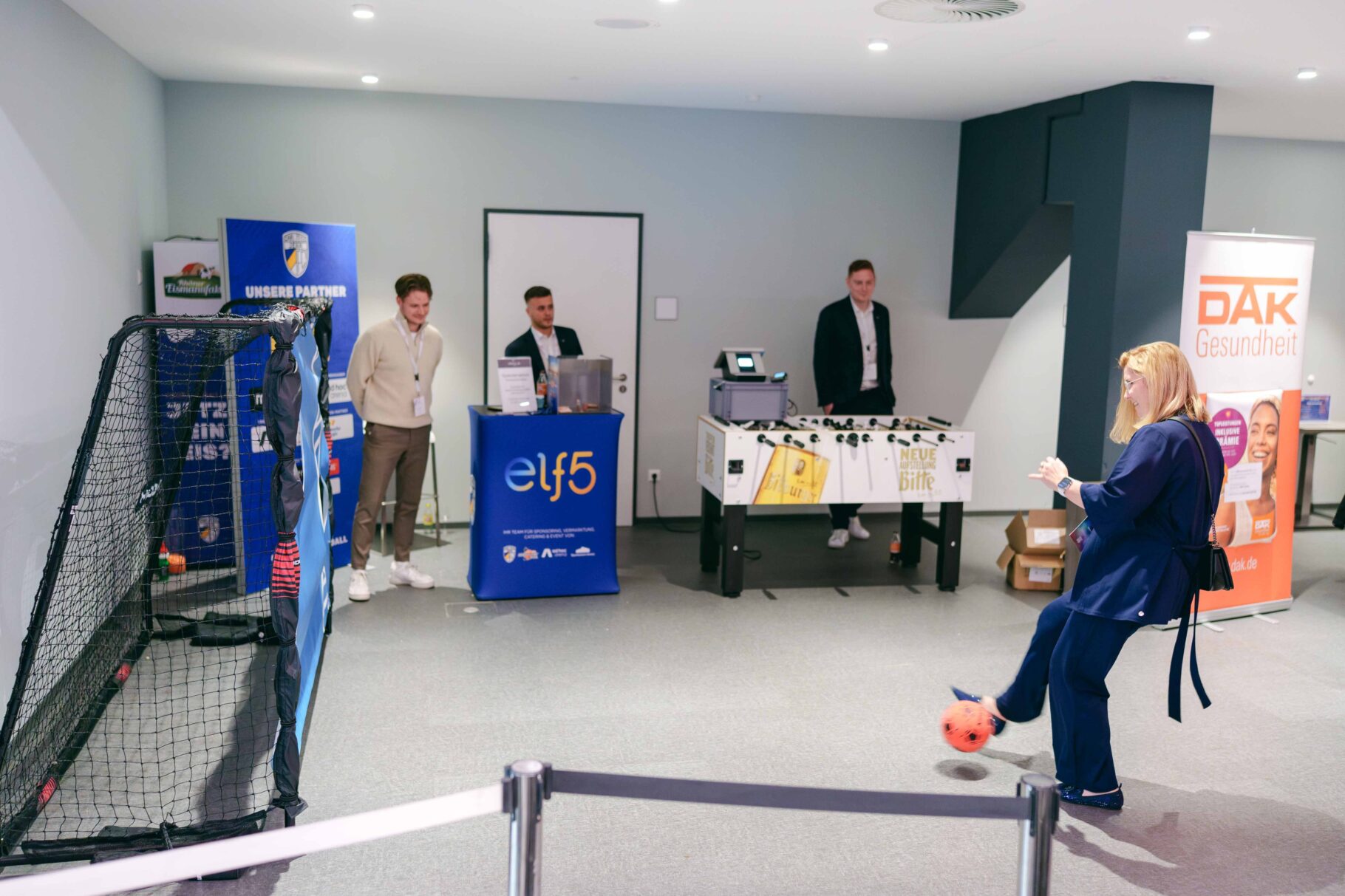 Torwandschießen für den guten Zweck 08