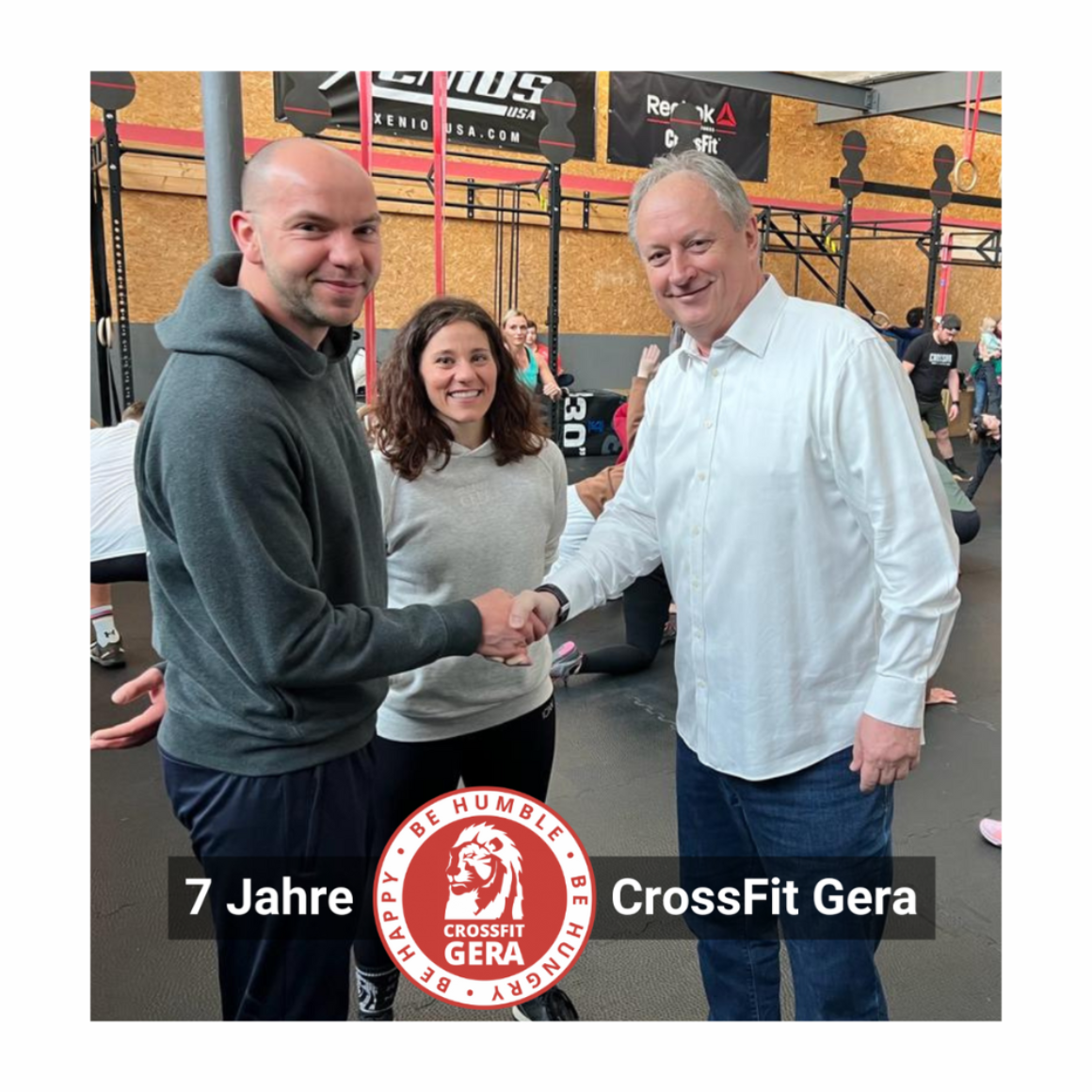 Ralph Walter gratuliert Michael Mütterlein und Yasmin Kunath zum 7 jährigen Bestehen des CrossFit Gera