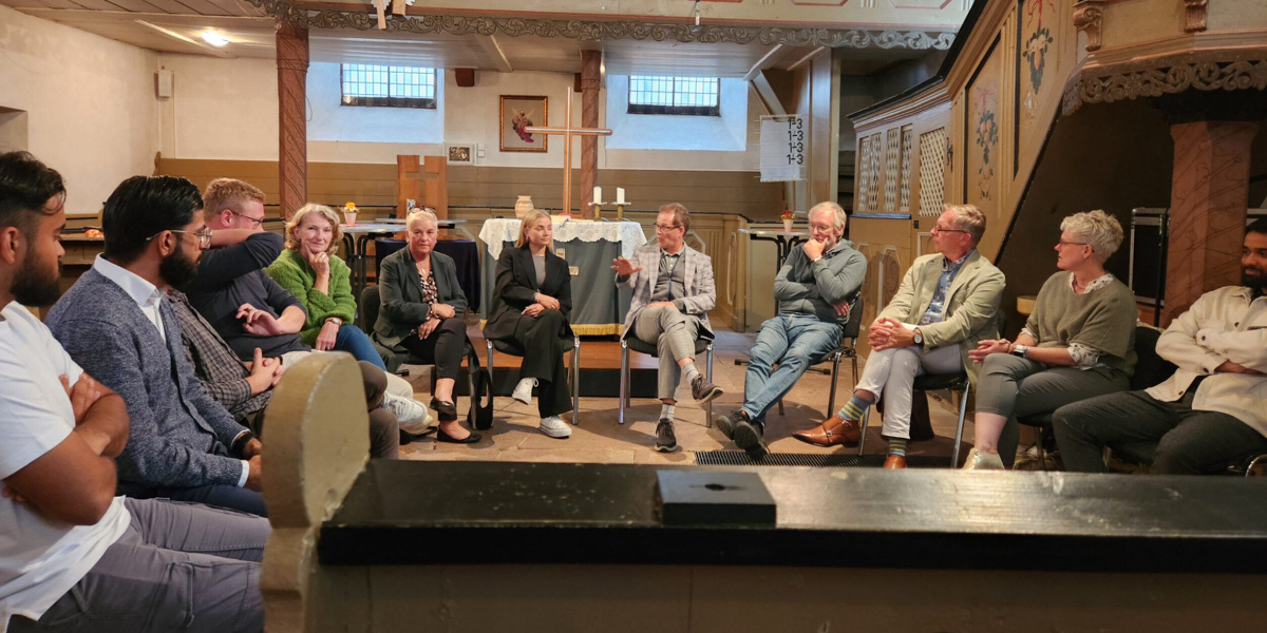 „Generationen im Dialog: Brücken bauen statt Mauern errichten“