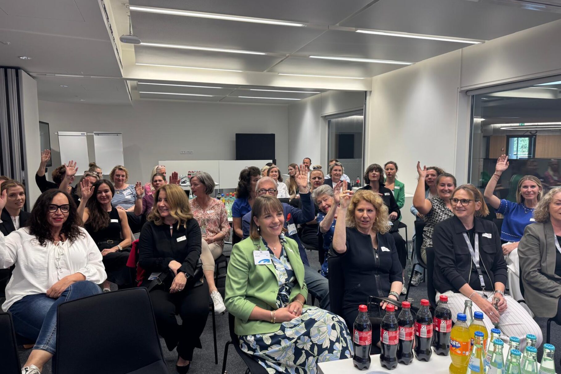 Gäste im Veranstaltungsraum