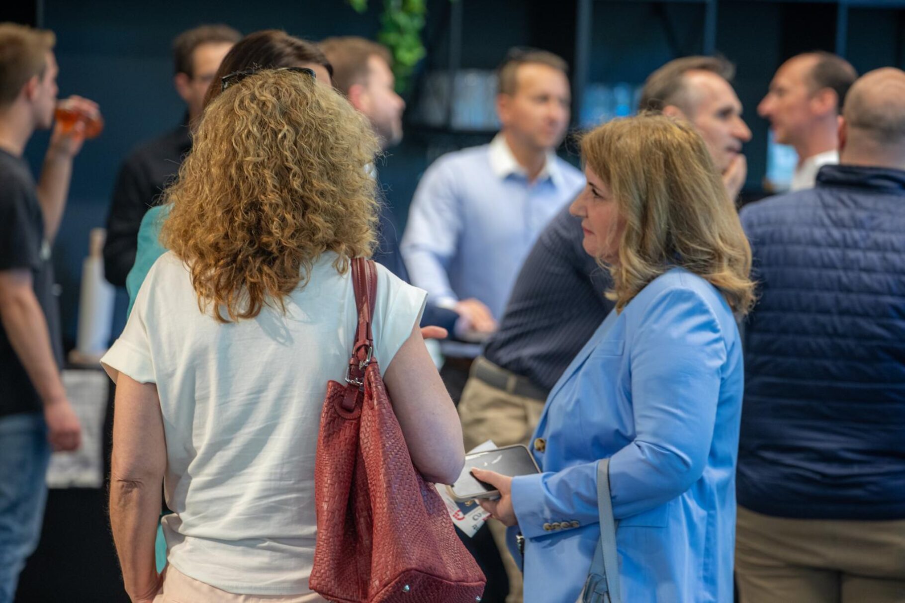 Fokus auf zwei Unternehmerinnen im Publikum