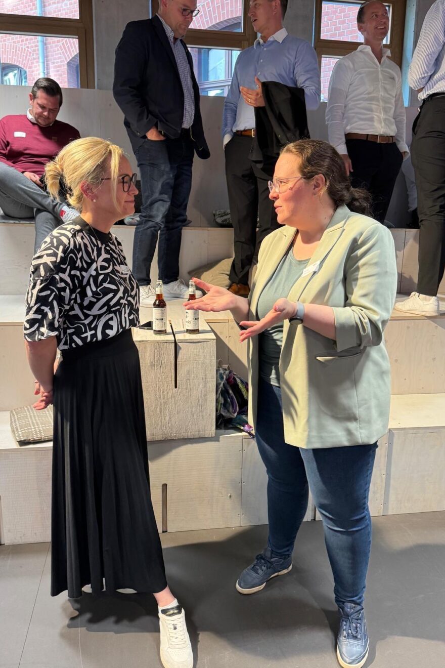 Zwei Unternehmerinnen im Gespräch