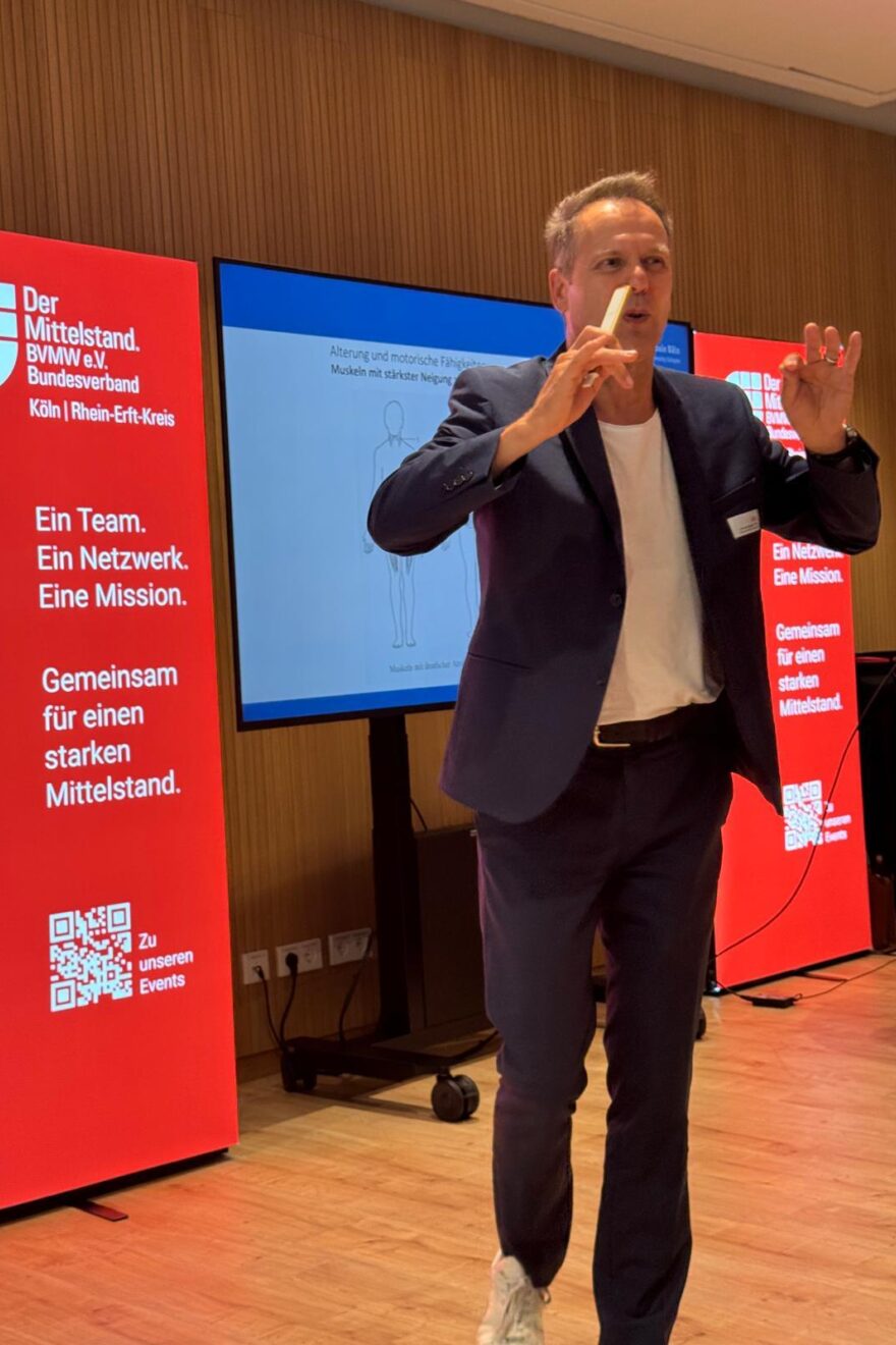 Prof. Dr. Ansgar Thiel refereriert