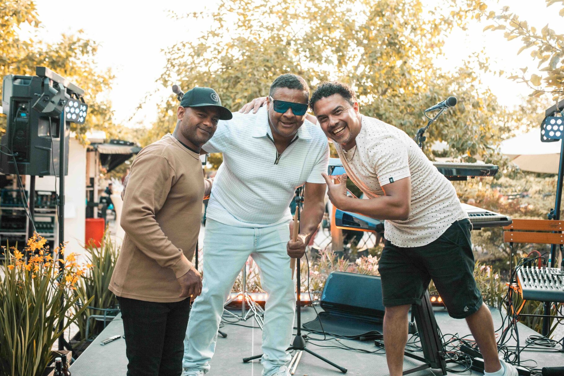 Drei Bandmitglieder Carrebean Trio