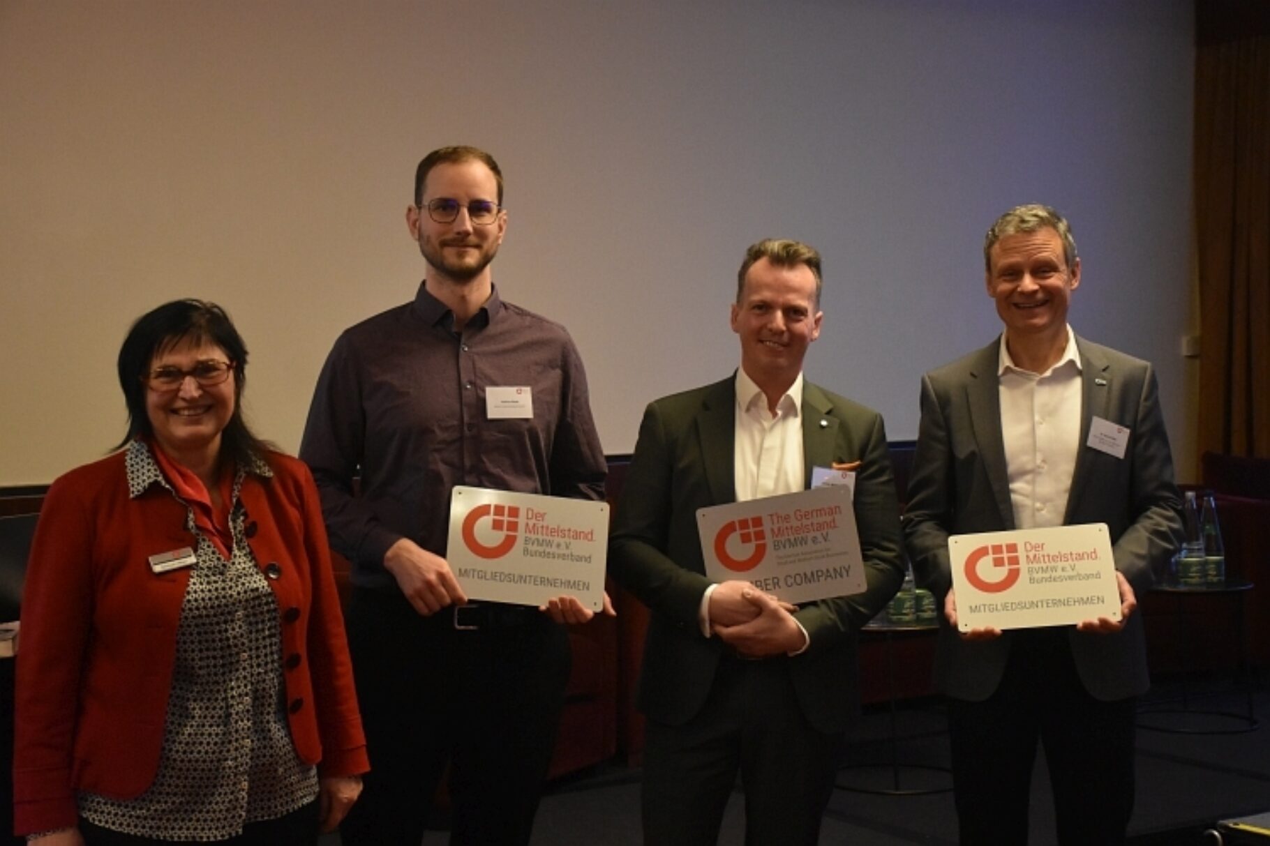 Neue Mitglieder mit Hilser