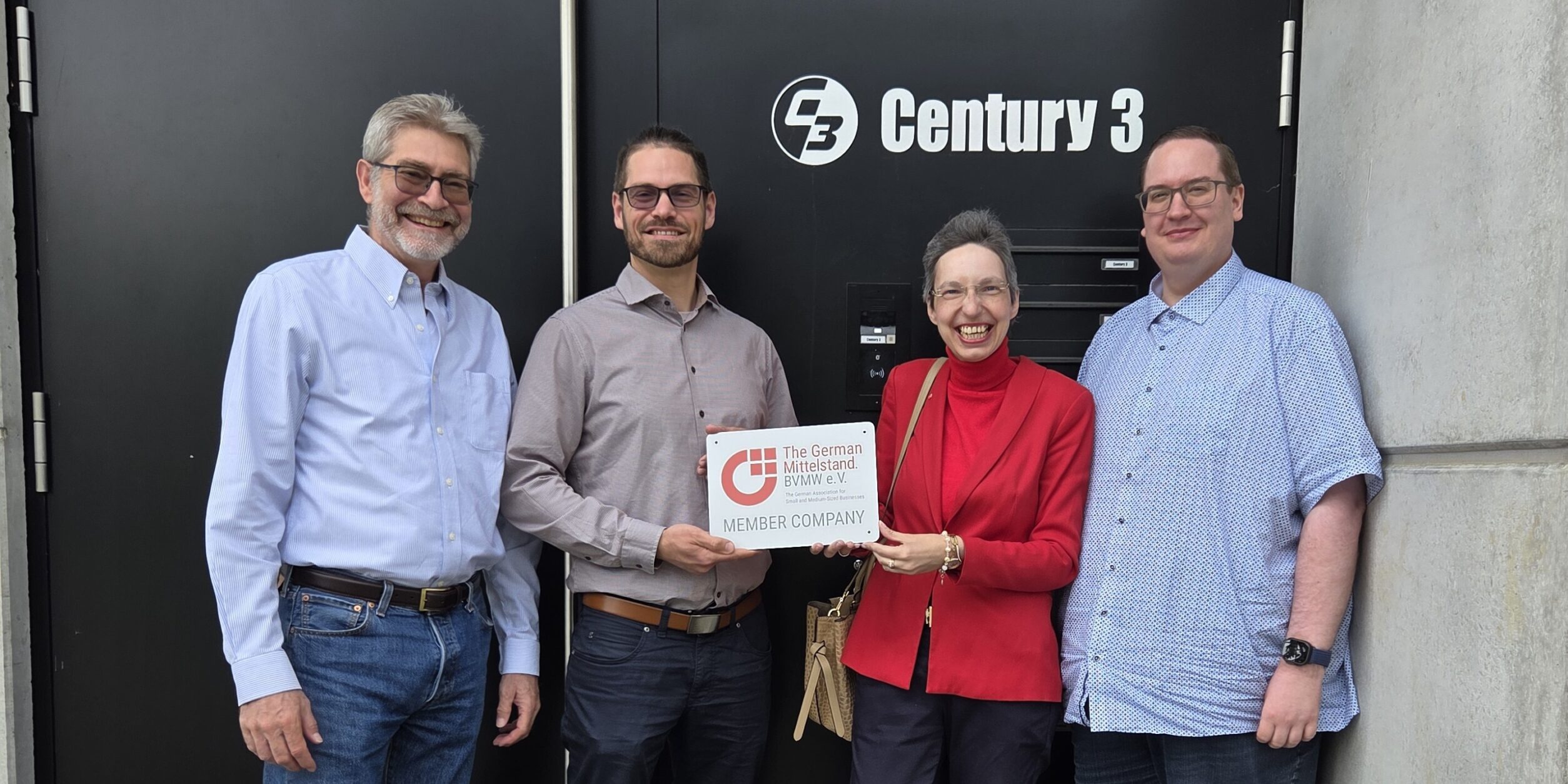 Übergabe Mitgliedstafel Century 3