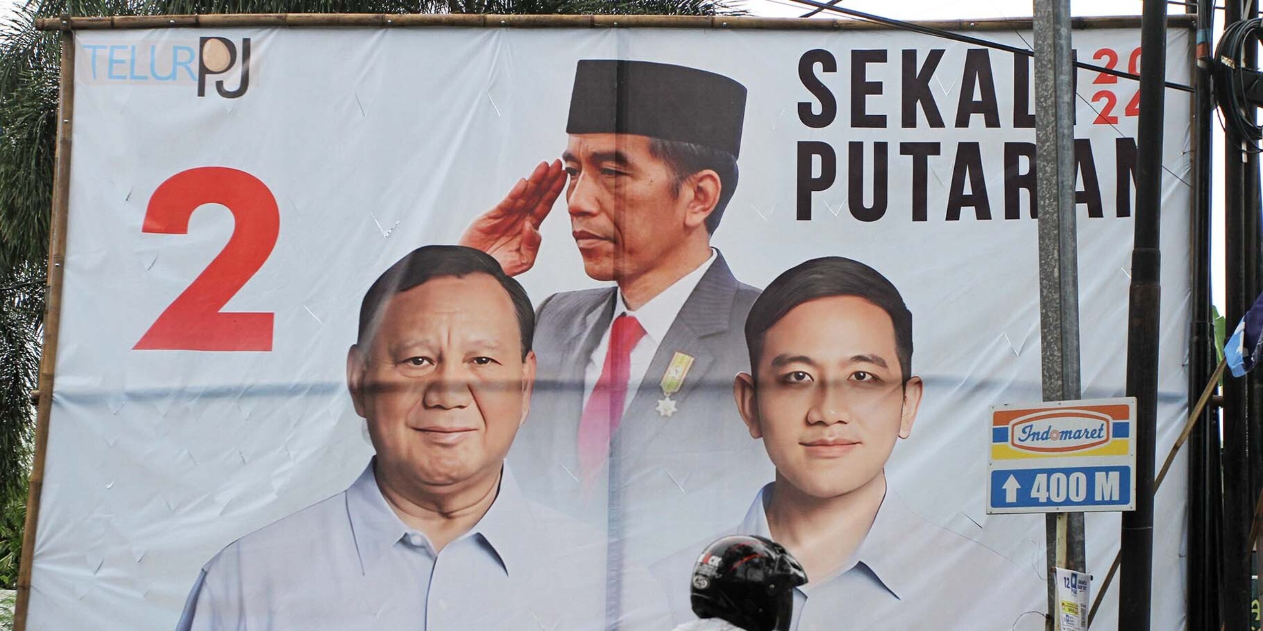 Motoradfahrer Wahlplakat Jakarta Indoniesien