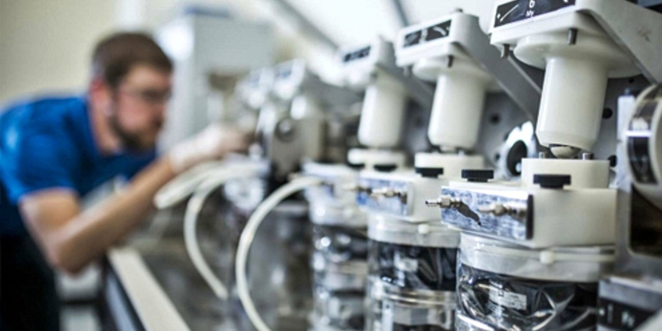 Labor 1920x1080 vipra gen Pixabay