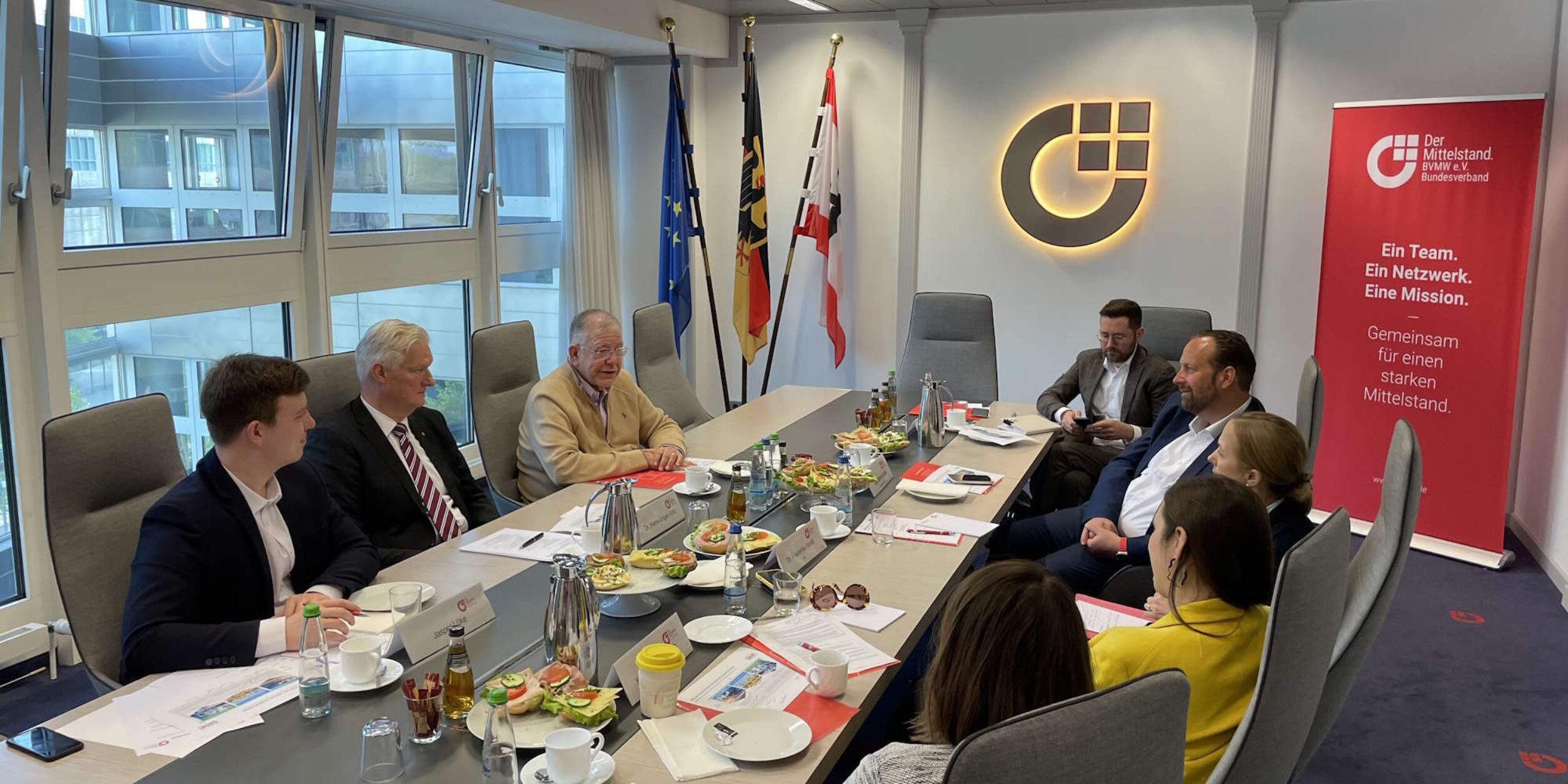 Parlamentarisches Frühstück des BVMW mit Katharina Beck MdB (Grüne), Jens Behrens MdB (SPD), Dr. Friederike Handt (KfW) und Benjamin Krywald (KfW).
