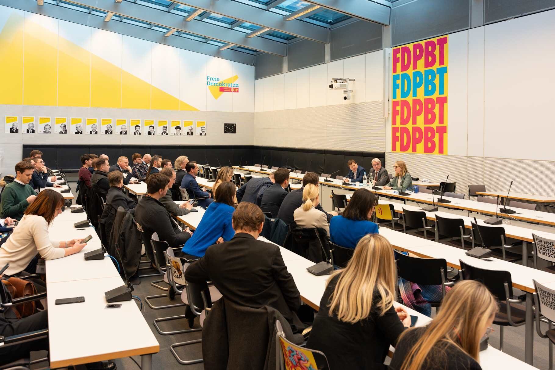 Auftaktveranstaltung „Der Junge Mittelstand“ am 31.01.2024 - Deutscher Bundestag mit Ria Schröder und Carl-Julius Cronenberg