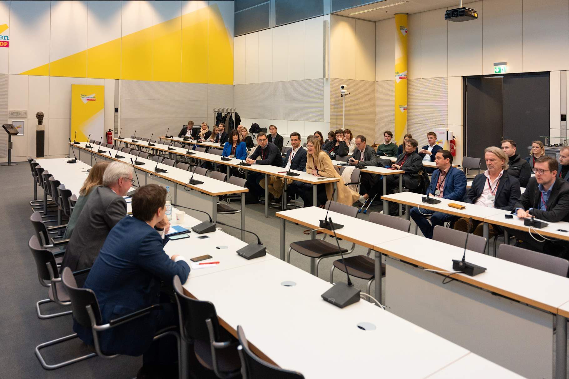 Auftaktveranstaltung „Der Junge Mittelstand“ am 31.01.2024 - Deutscher Bundestag mit Ria Schröder und Carl-Julius Cronenberg