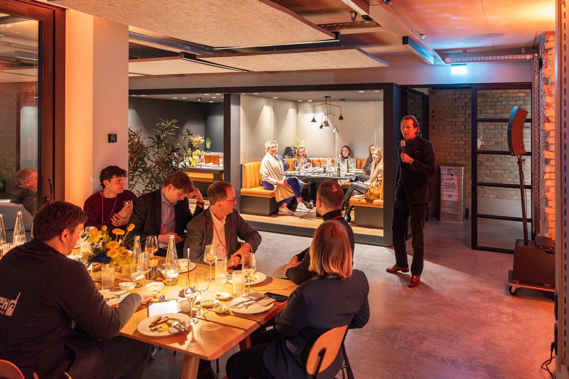 Auftaktveranstaltung „Der Junge Mittelstand“ am 31.01.2024 - Abendessen im Maschinenraum