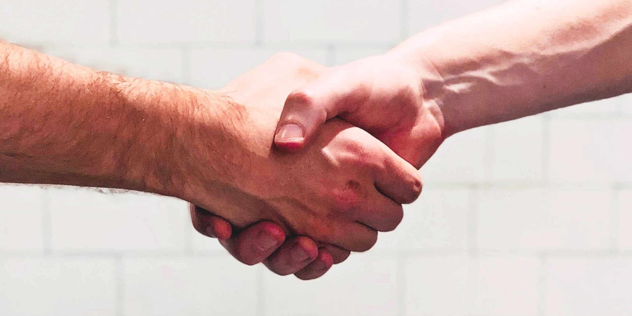 Handshake 1920x1080 Foto Chris Liverani 9cd8q Oge NIY unsplash