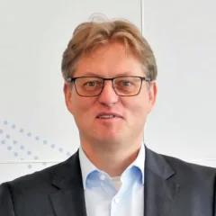Martin Buechs 880x880