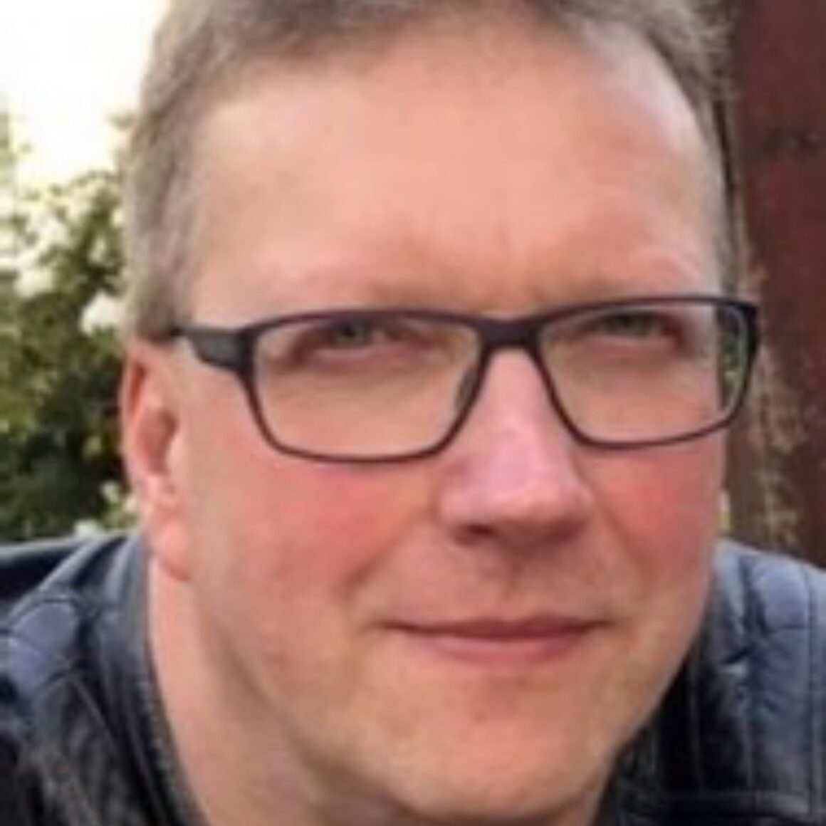 Volker Alsdorf blurred 730x1062